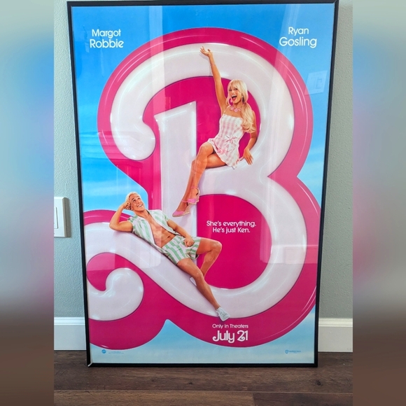 Barbie Poster - Official Movie Theater Poster - Picture 1 of 6